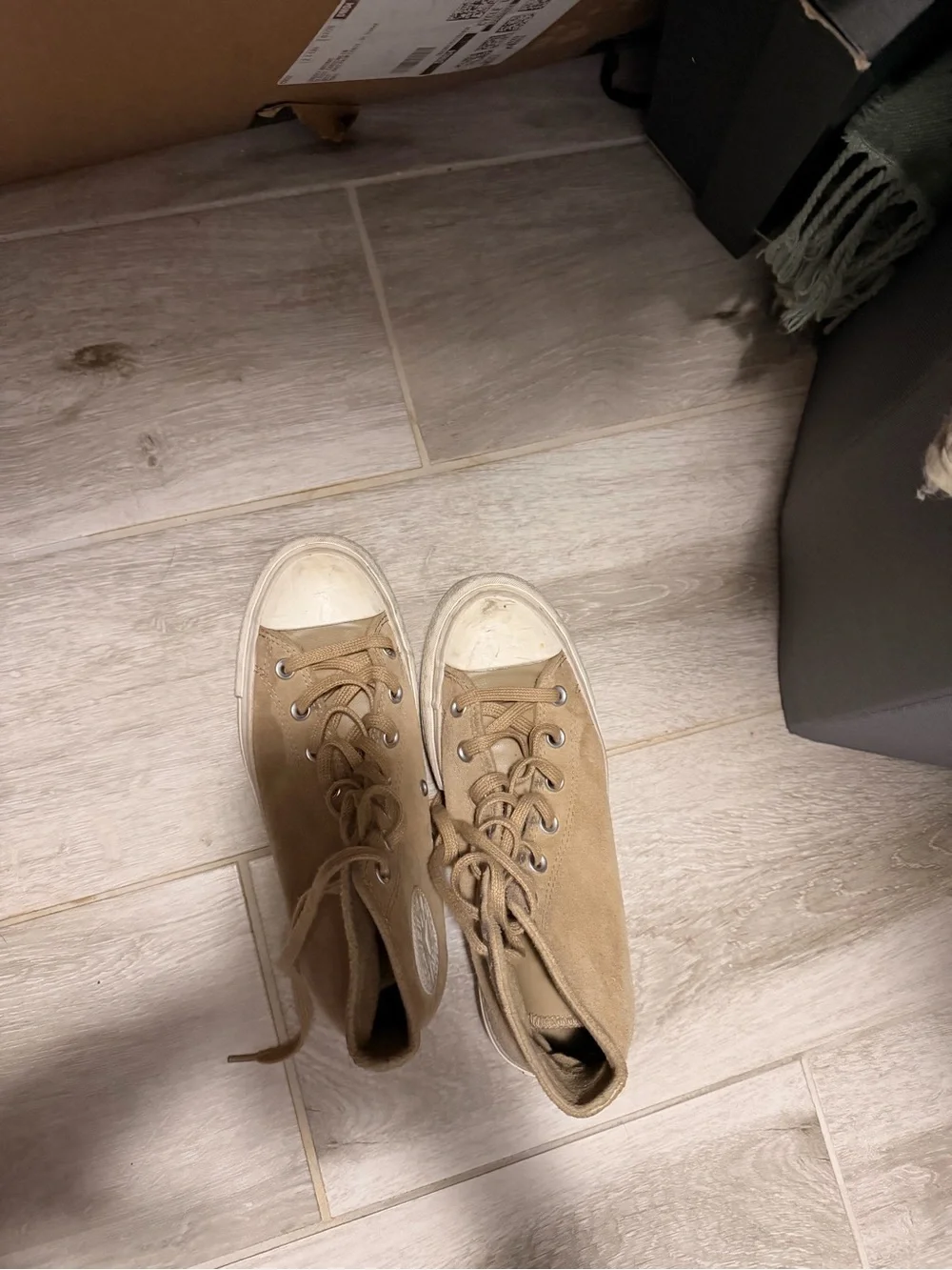 Platform Beige and White Converse